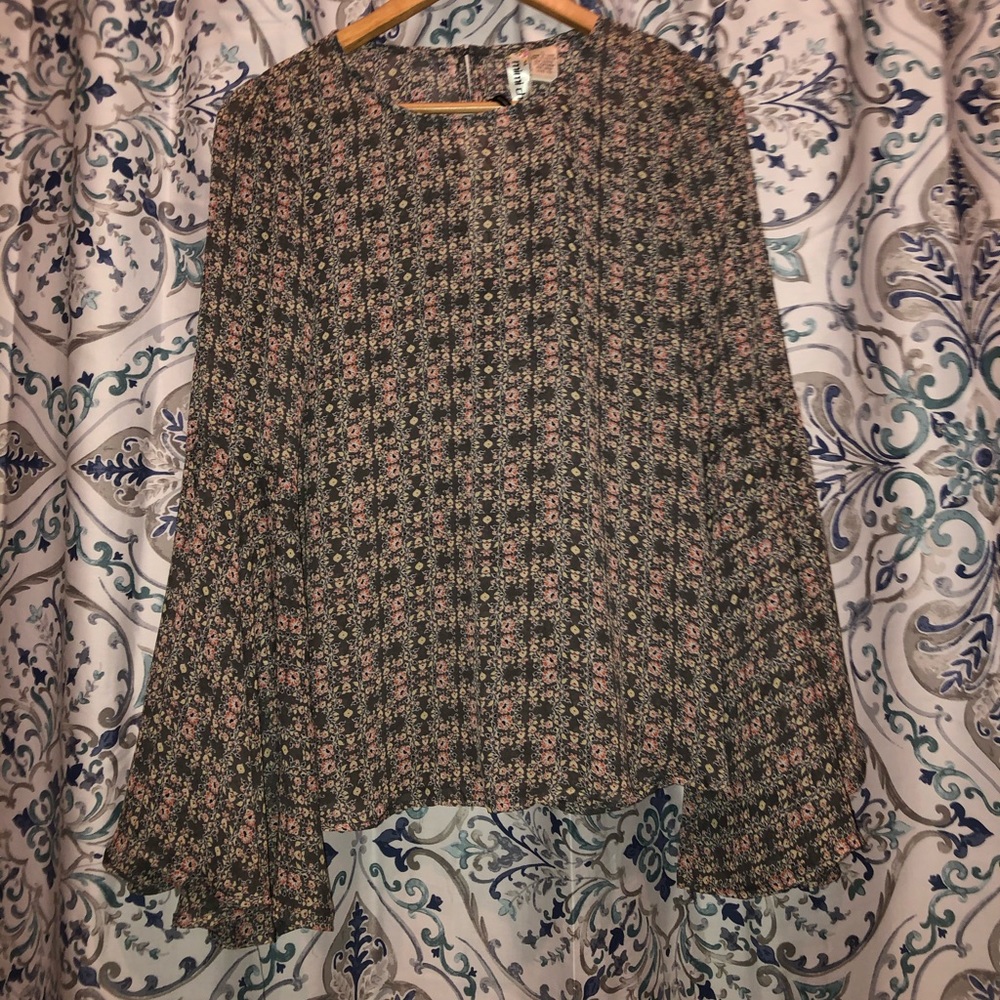 Women’s Mini Chica blouse